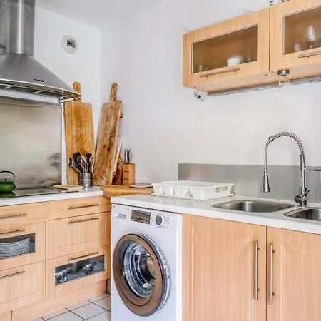 Bright With Private Parking In * Bordeaux
