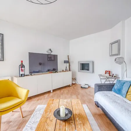 Apartment Bright With Private Parking In Bordeaux